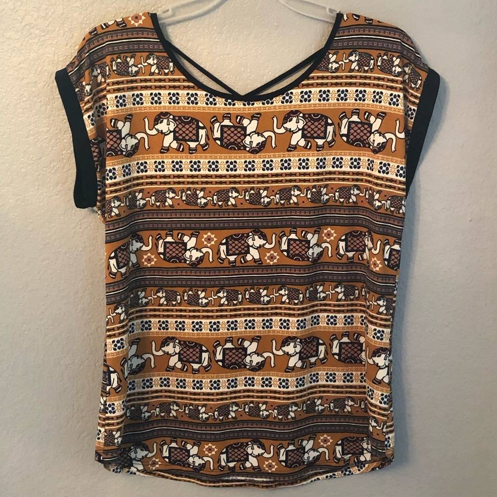 Women’s Elephant T-shirt Size M